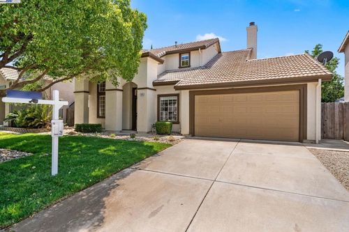 1970 Knollcrest Ln, Tracy, CA, 95376-5293 | Card Image