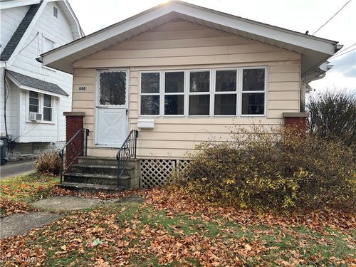 880 Jason Ave, Akron, OH, 44314-2930 | Card Image
