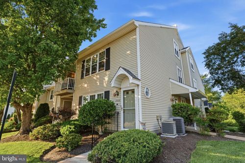 2606 Society Pl, NEWTOWN, PA, 18940-3235 | Card Image