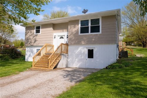 9 3rd St, Ligonier, PA, 15658-8714 | Card Image