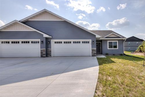 700 Sequoia Dr, Altoona, WI, 54720-7401 | Card Image