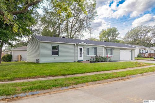 7518 Diane Ct, Papillion, NE, 68128-2634 | Card Image
