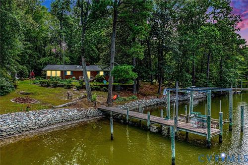 818 Forest Green Rd, Reedville, VA, 22539-3538 | Card Image
