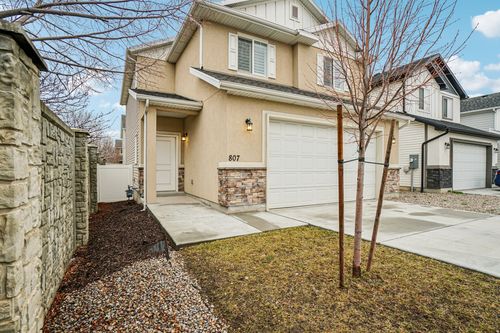 807 N Wellington Ct, North Salt Lake, UT, 84054-6127 | Card Image