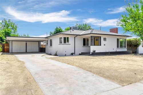2824 E Brown Ave, Fresno, CA, 93703-1829 | Card Image
