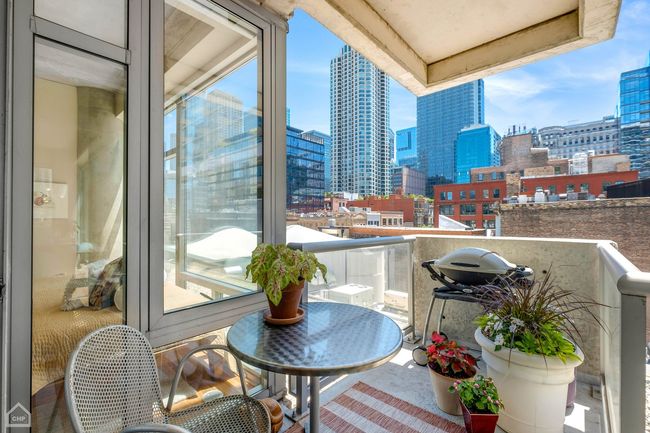 APT-503 - 201 W Grand Ave, Condo with 2 bedrooms, 2 bathrooms and 1 parking in CHICAGO IL | Image 10