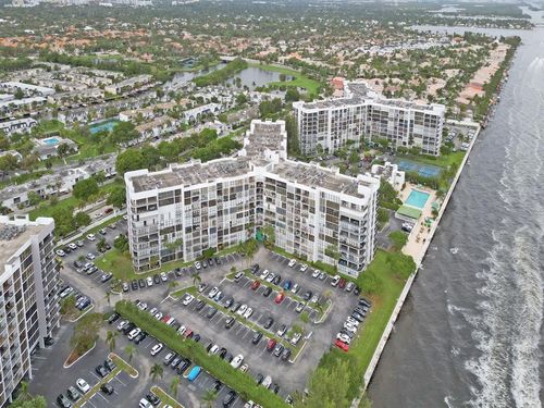apt-524-800 Parkview Dr, Hallandale Beach, FL, 33009-2925 | Card Image