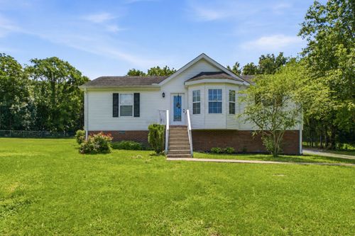 1024 Lynndale Dr, Castalian Springs, TN, 37031-4826 | Card Image