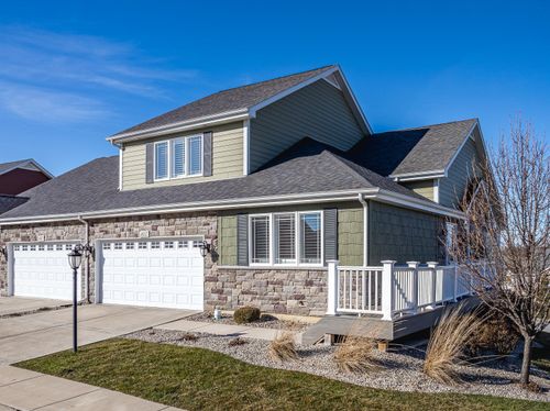 612 Village Pt, Chesterton, IN, 46304-9682 | Card Image