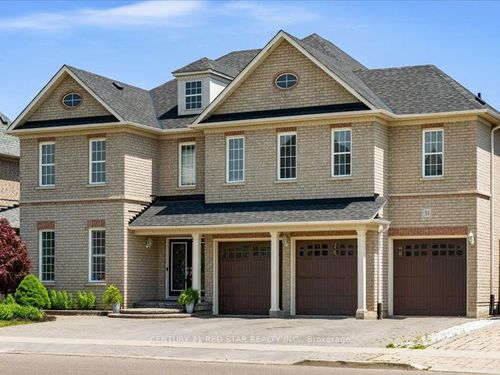 31 Eiffel Blvd, Brampton, ON, L6P1W3 | Card Image