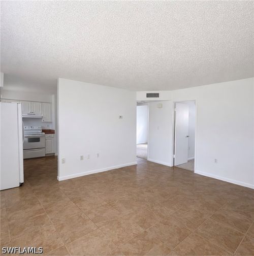 apt-t4-3325 Airport Rd N, NAPLES, FL, 34105-2853 | Card Image