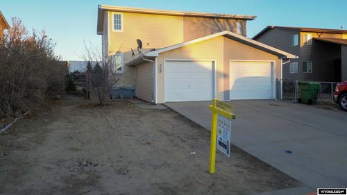 909 Skyline Dr, Douglas, WY, 82633-3204 | Card Image