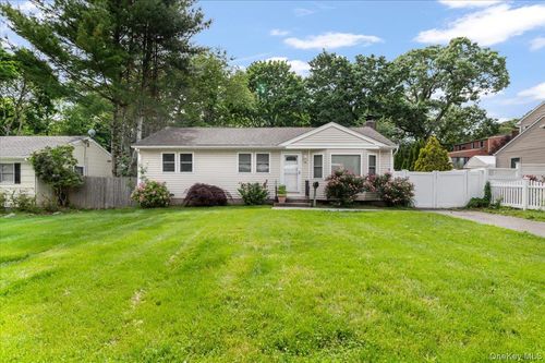 3 Kilburn Ave, Huntingtn Sta, NY, 11746-1507 | Card Image