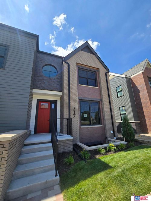 717 Blue Sage Blvd, Lincoln, NE, 68521-6645 | Card Image