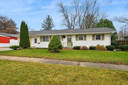 803 11th Ave Nw, Waverly, IA, 50677-1421 | Card Image