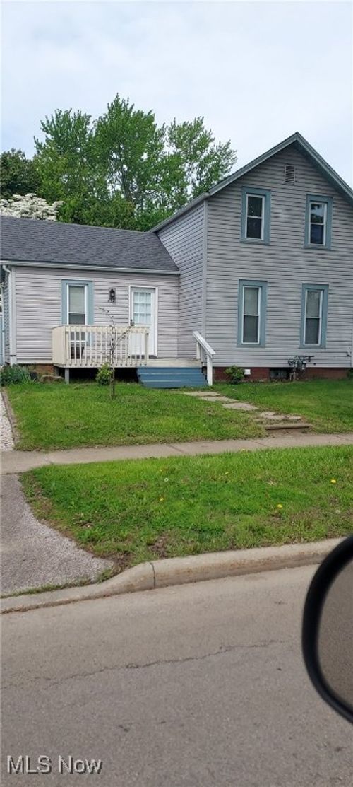 459 Mill St, Conneaut, OH, 44030-2454 | Card Image