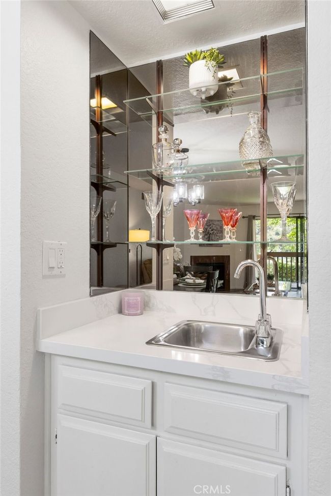 UNIT-132 - 2001 E 21 St St, Condo with 2 bedrooms, 2 bathrooms and 2 parking in Signal Hill CA | Image 8