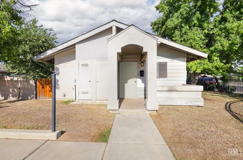 1001 S Owens St, Bakersfield, CA, 93307-1243 | Card Image
