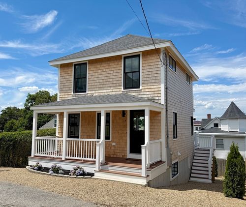 17 Sagamore Ter, Hull, MA, 02045-2920 | Card Image