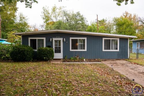 2920 Sw Twilight Dr, Topeka, KS, 66614-3223 | Card Image