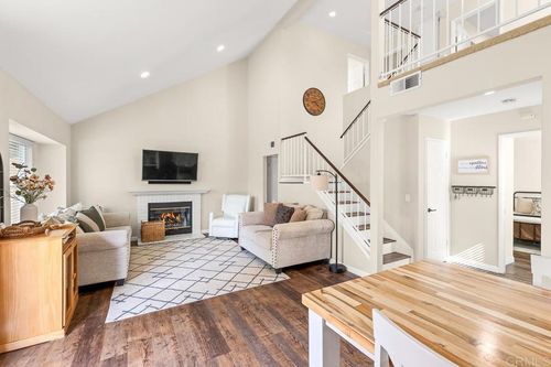 816 Lochwood Pl, Escondido, CA, 92026-1488 | Card Image