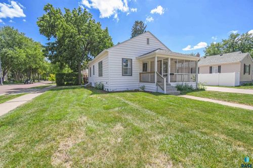 101 W 27th St Street, Sioux Falls, SD, 57105 | Card Image