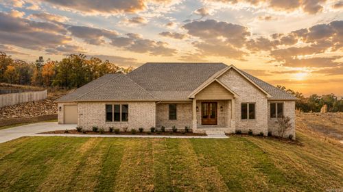 176 Maumelle Valley Dr, Maumelle, AR, 72113-6779 | Card Image