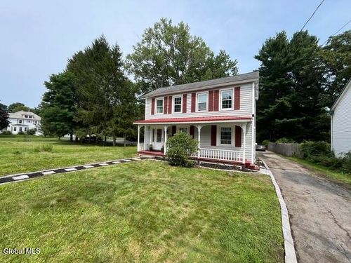 957 Main St, Clifton Park, NY, 12065-1011 | Card Image