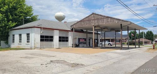 425 W Market Street, Red Bud, IL, 62278 | Card Image