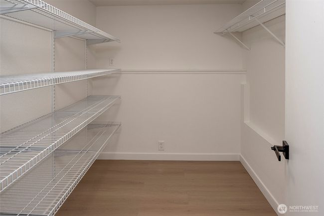 Oversized storage room. | Image 20