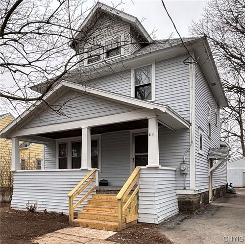 211 Pleasant Ave, Syracuse, NY, 13212-3622 | Card Image