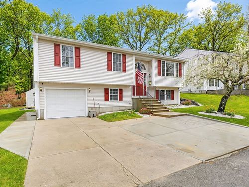 234 Minerva Ave, Cumberland, RI, 02864-7522 | Card Image