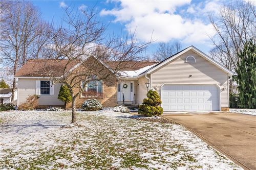 4044 Cinwood St Nw, Massillon, OH, 44646-5113 | Card Image