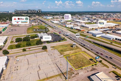 4702 W Kellogg Dr, Wichita, KS, 67209-2508 | Card Image
