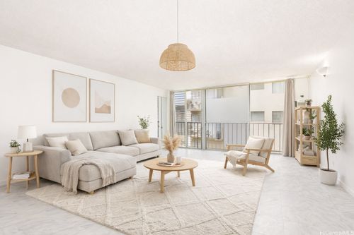 apt-402-440 Lewers St, Honolulu, HI, 96815-2424 | Card Image