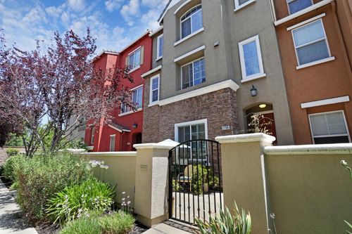 1756 Camino Real Way, Roseville, CA, 95747-8430 | Card Image