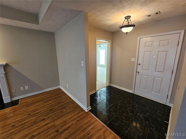 Foyer entrance | Image 6