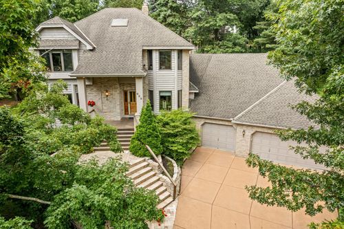 655 Evergreen Cir, Shoreview, MN, 55126-2300 | Card Image