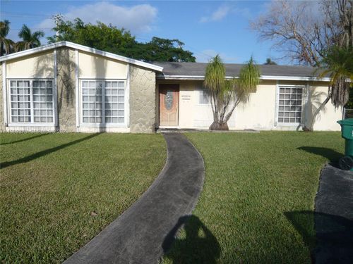 18451 Sw 90th Ave, Cutler Bay, FL, 33157-7060 | Card Image