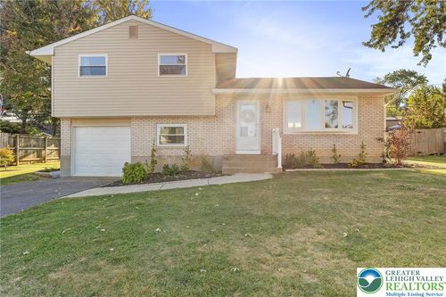 1360 Walnut Ln, MACUNGIE, PA, 18062-9402 | Card Image