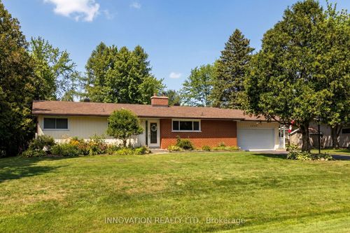 1303 Fairway Dr, Manotick, ON, K4M1B3 | Card Image
