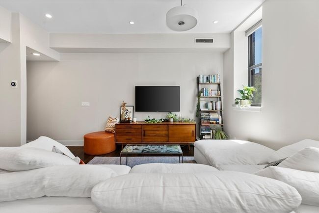 APT-2D - 5 Appleton St, Condo with 2 bedrooms, 1 bathrooms and null parking in Boston MA | Image 8