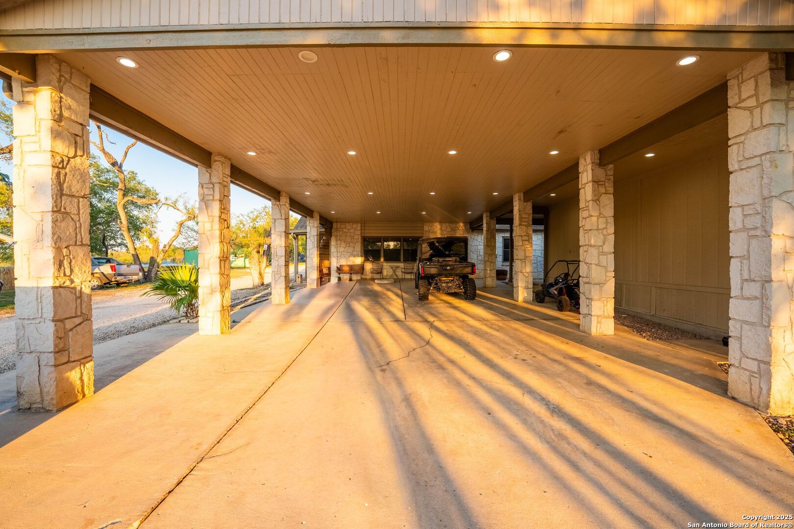 Commercial Sale in Adkins 4