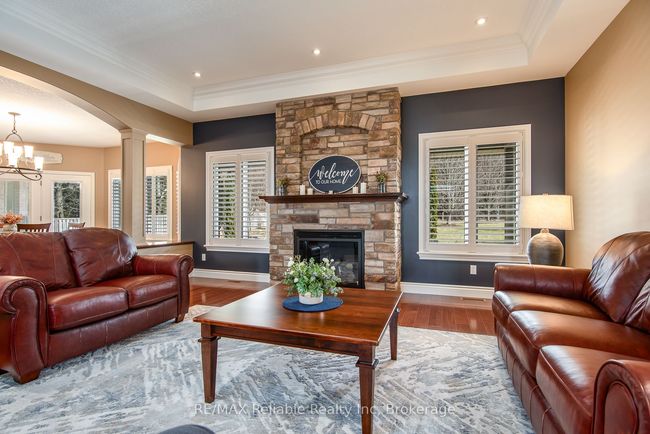 24 Carriage Lane, House other with 3 bedrooms, 3 bathrooms and 6 parking in Bayfield ON | Image 11
