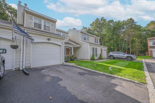232 Ivy Meadow Ct, Middle Island, NY, 11953-1617 | Card Image