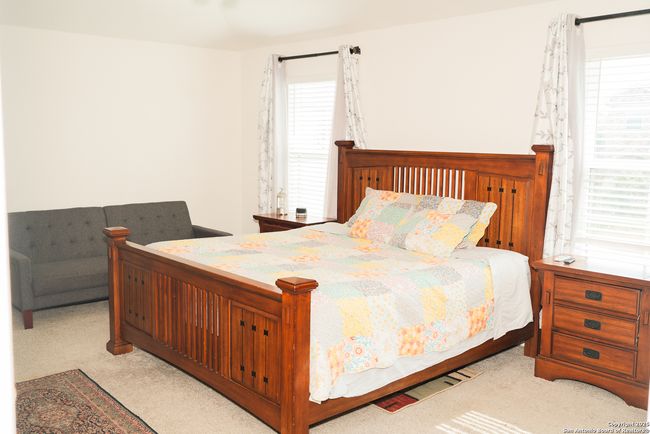 469 Middle Green Loop, House other with 5 bedrooms, 3 bathrooms and null parking in Floresville TX | Image 7