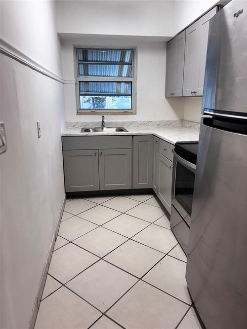 b-1645 Ne 12th St, Fort Lauderdale, FL, 33304-2341 | Card Image