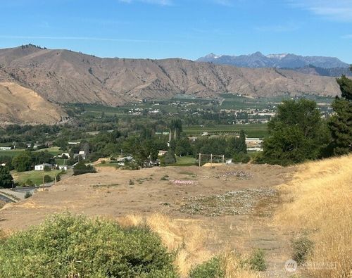 1395 Mountain Vis, Wenatchee, WA, 98801-9111 | Card Image