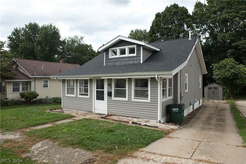 293 E Cassell Ave, Barberton, OH, 44203-3223 | Card Image