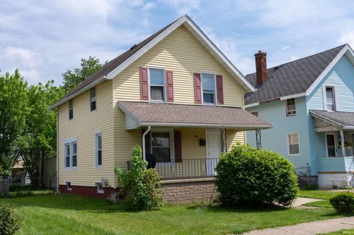 324 E 12th Street, Mishawaka, IN, 46544-5315 | Card Image